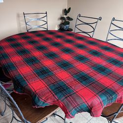 Christmas Holiday Red & Green plaid look Oval TABLECLOTH. 81 x 58 “ + 6 napkins