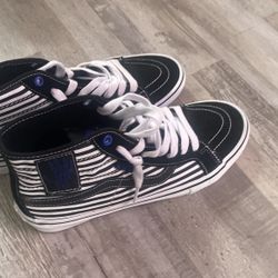 Vans Men/Women Skate Sk8-Hi Decon Shoe X Breana Geering in Simple Black / White