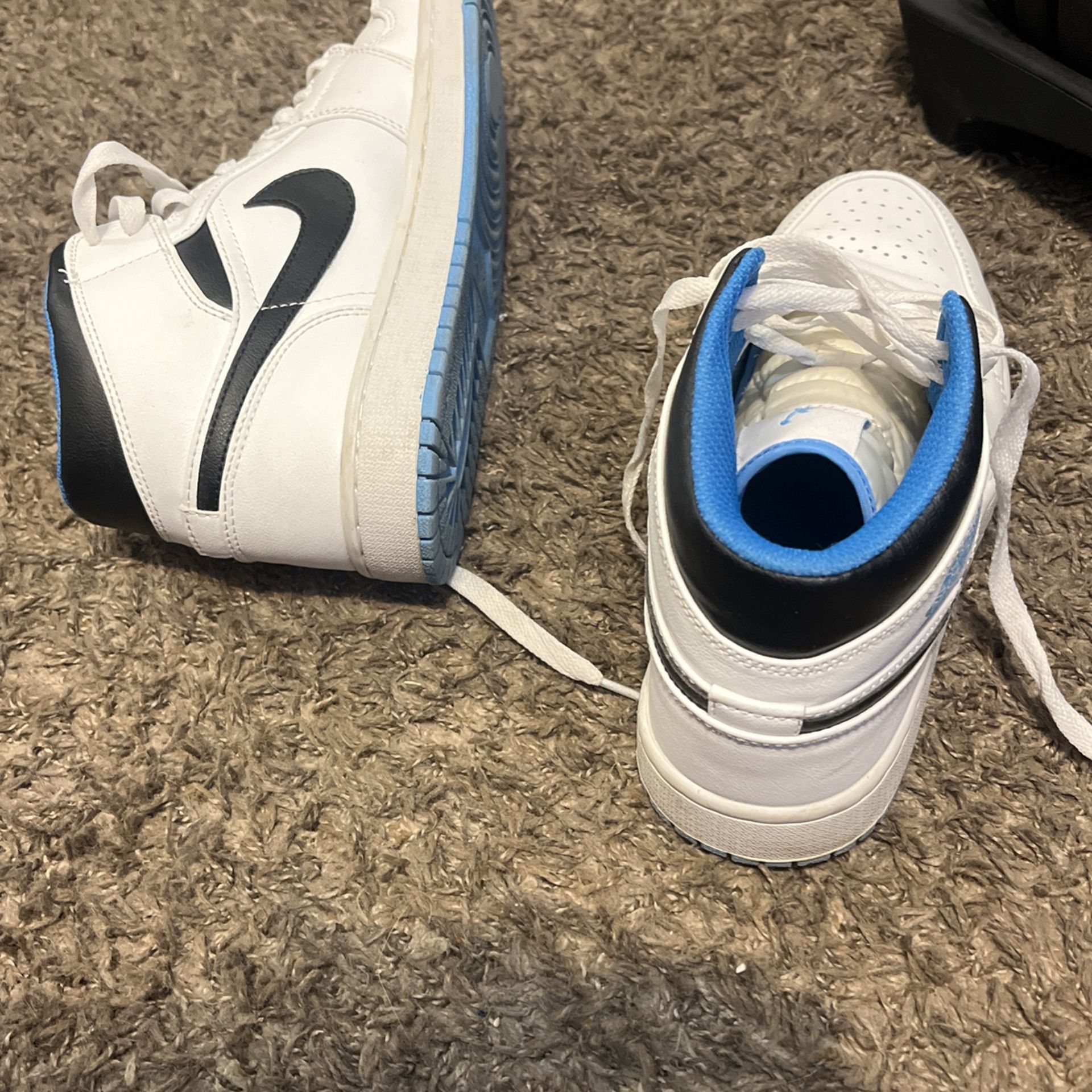 air jordan mid laser blue