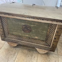 STORAGE CHEST