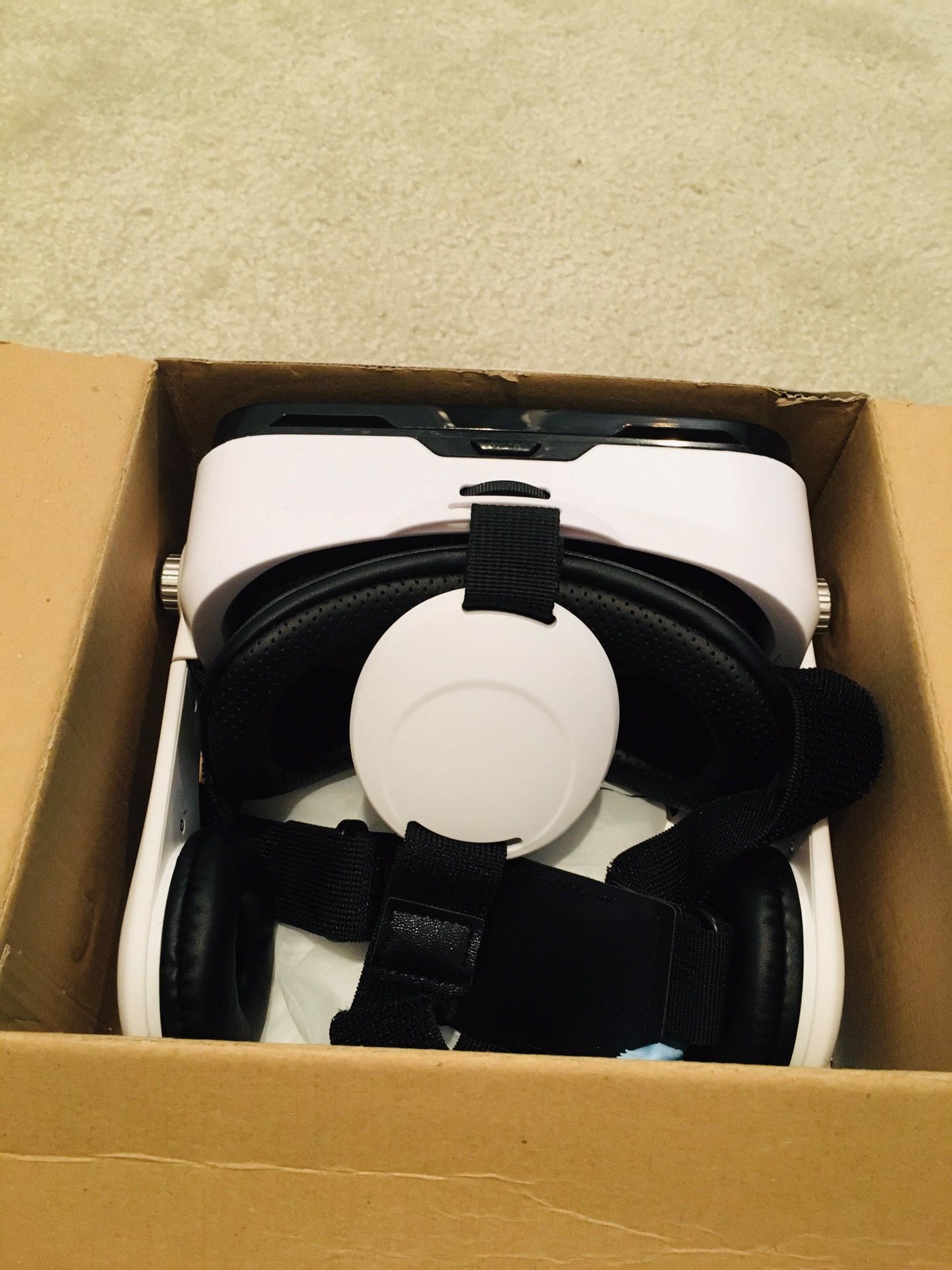 Arcadia 360 VR Headset