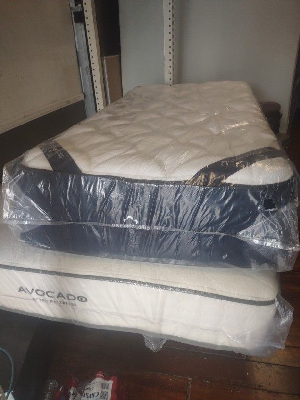 🔥💥🔥💥 $299 Twin Dreamcloud Premier 14 Inch Height Mattress $299 💥🔥💥🔥