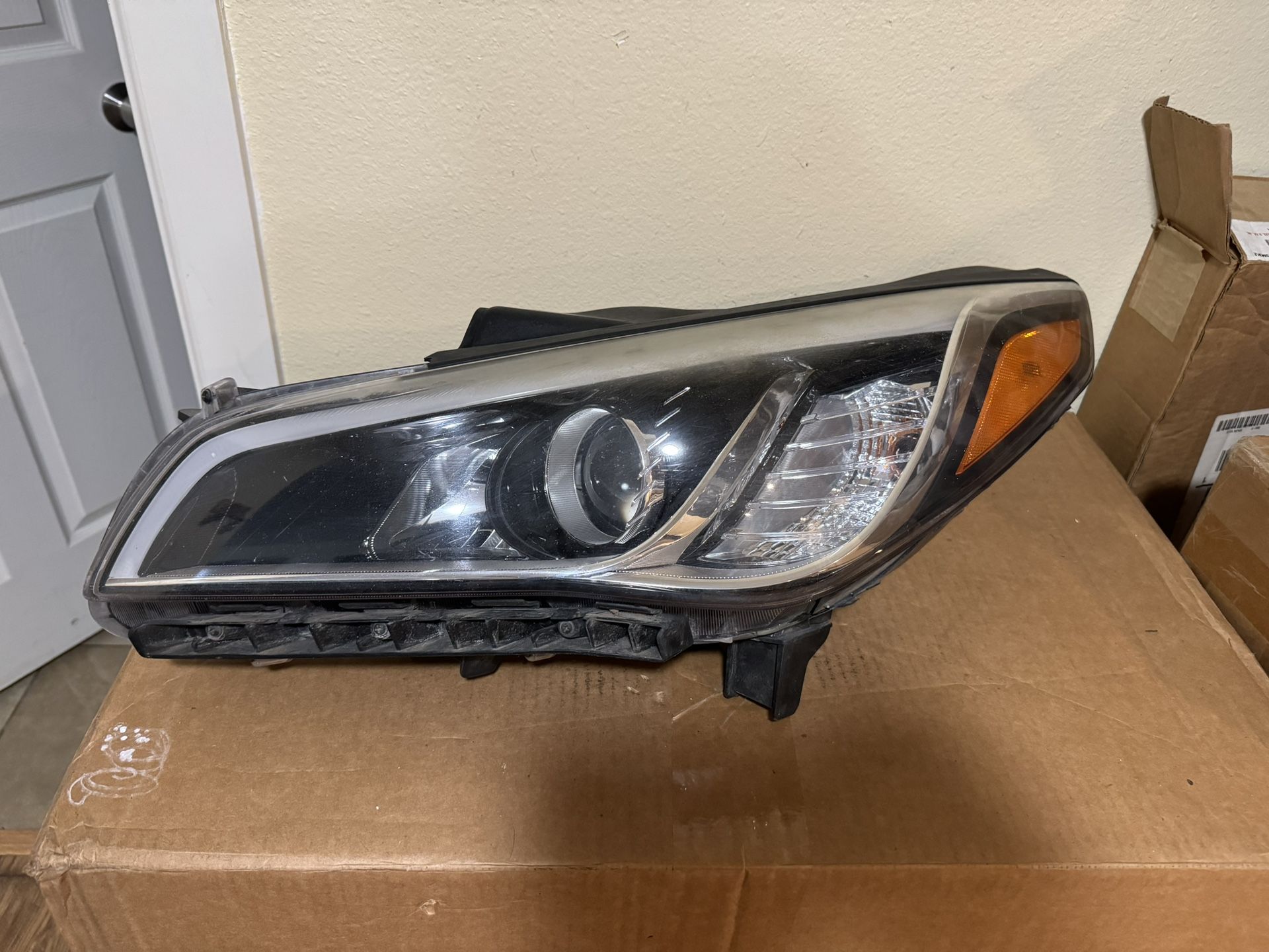2015 To 2017 HYUNDAI SONATA HEADLIGHT LH