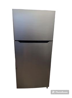 Insignia Top Mount Stainless Refrigerator
