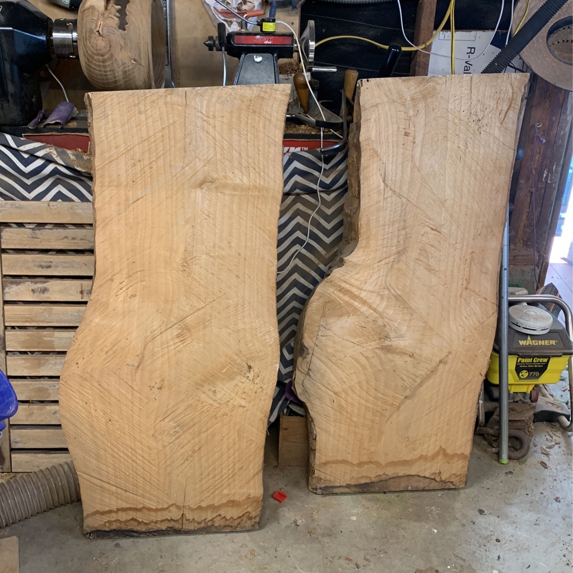 1990s 14k Gold Signature Classical Revival Cupid MedallionLive Edge Slabs 