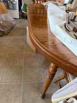 Vintage solid oak dinning table and chairs