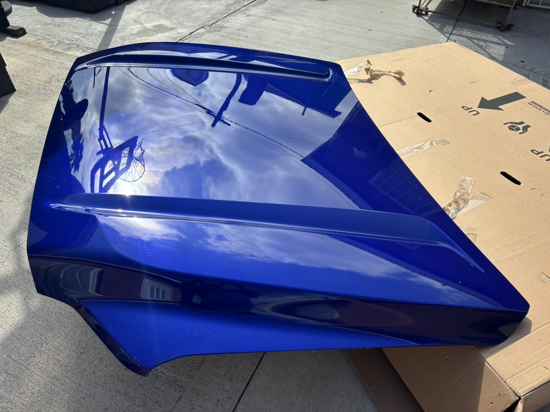 Hood Semi Nuevo Color Azul