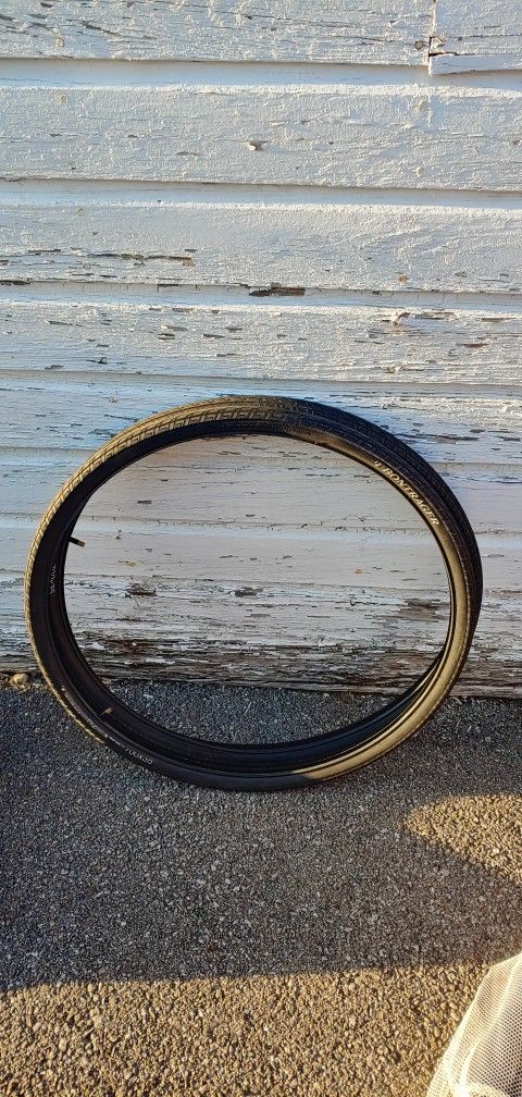 Bontrager H2 700x35 bicycle tires