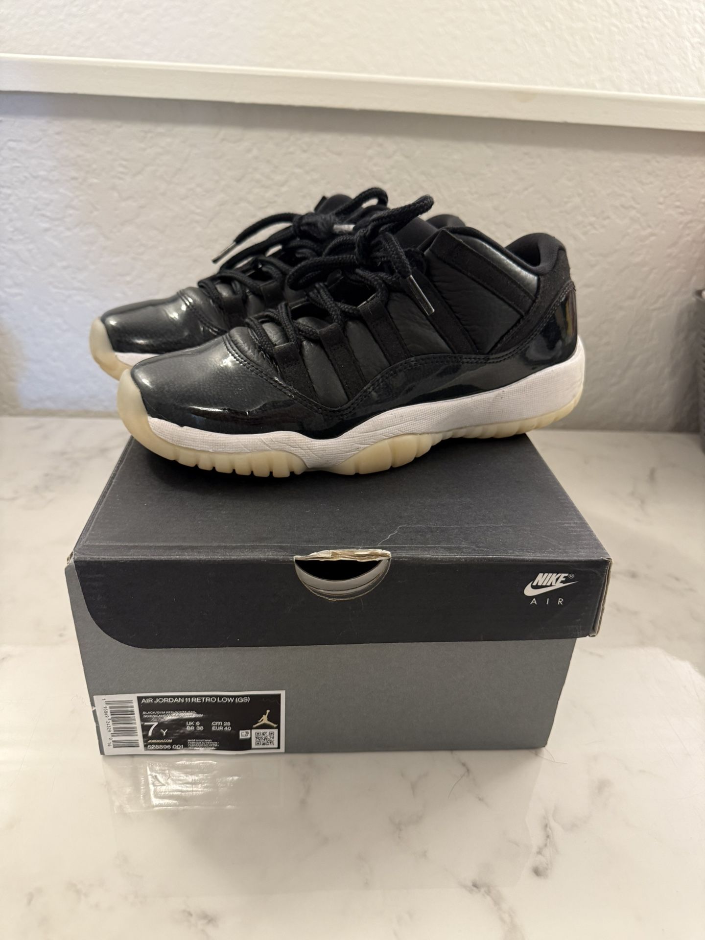 Jordan 11 Retro Low 72 10 (GS)