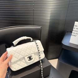 Chanel women's bag crossbody handbag latest model white cowhide bag20*12cm