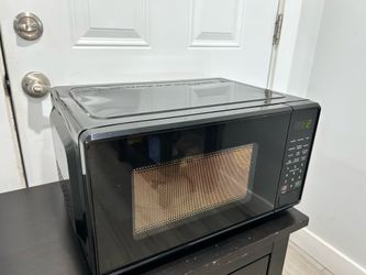 microwave 700 watts small size