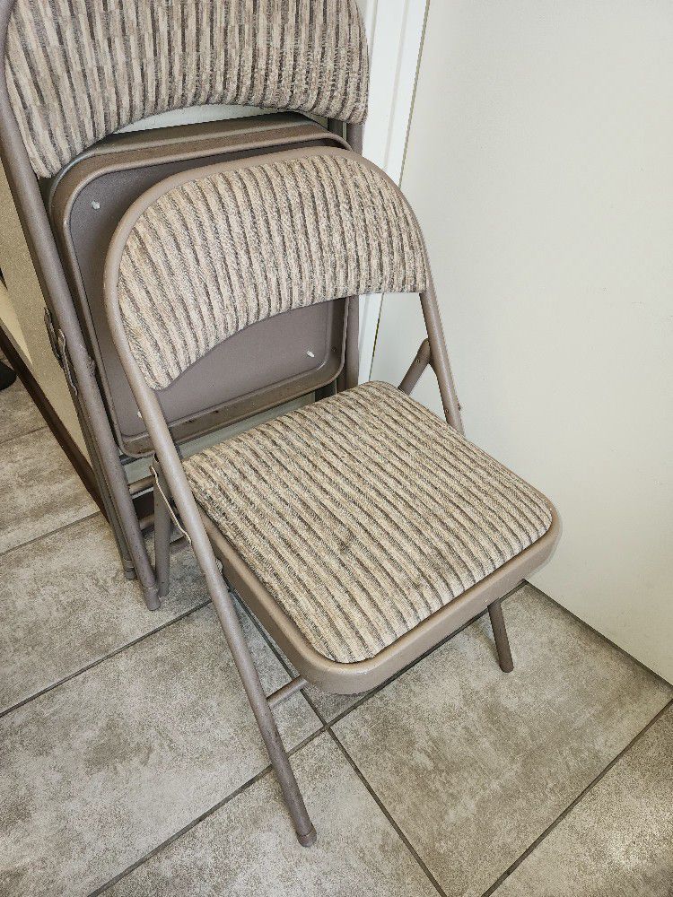 Tan Folding Chairs With Cushion 