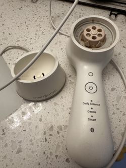 Clarisonic With 2 Free Brush Heads