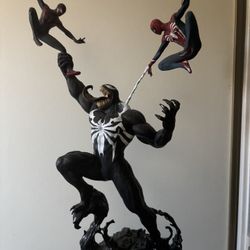 Spider-Man and Venom statue (NO BOX)