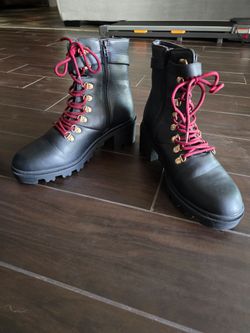 Women's boots - size 11