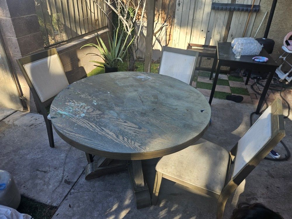 Masa Con Tres Sillas 💺