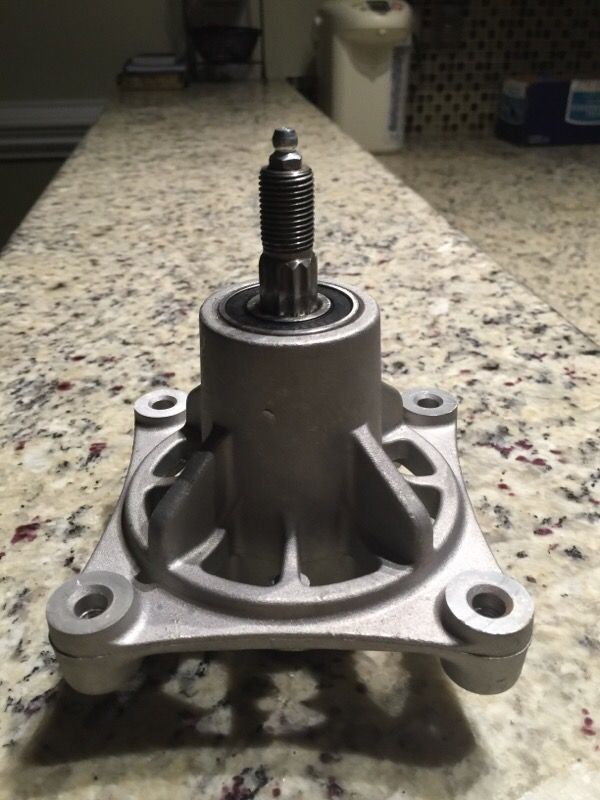 Mower deck Mandrel
