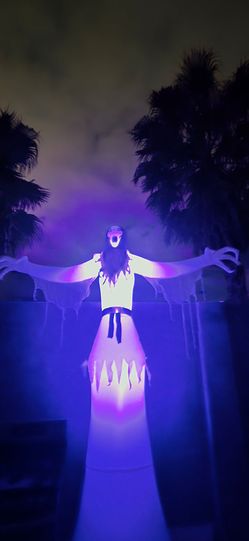 Halloween 12'Ft Animated Spooky Female Ghost Inflatable LED Short Circuit Gemmy