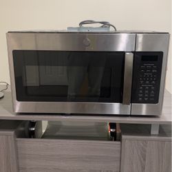 GE 30 inch Series Over the range Microwave 