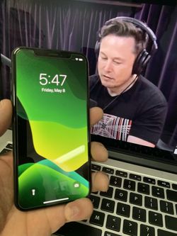 iPhone X 64gb UNLOCKED w/charger and tempered glass