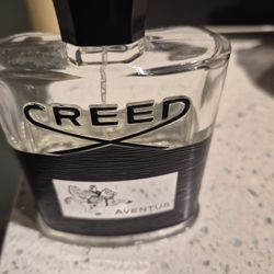 Aventura Perfume Para Hombre Esta Ala mitad Dela Botella $40
