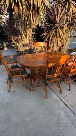 Dining Table & Chairs