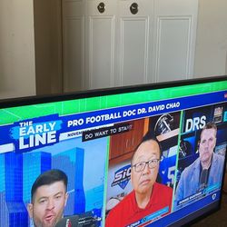 43 Inch Samsung Smart Tv  ( Meet Up In Blackwood only ) No Delivery 