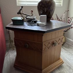 Antique/ Vintage End Table 