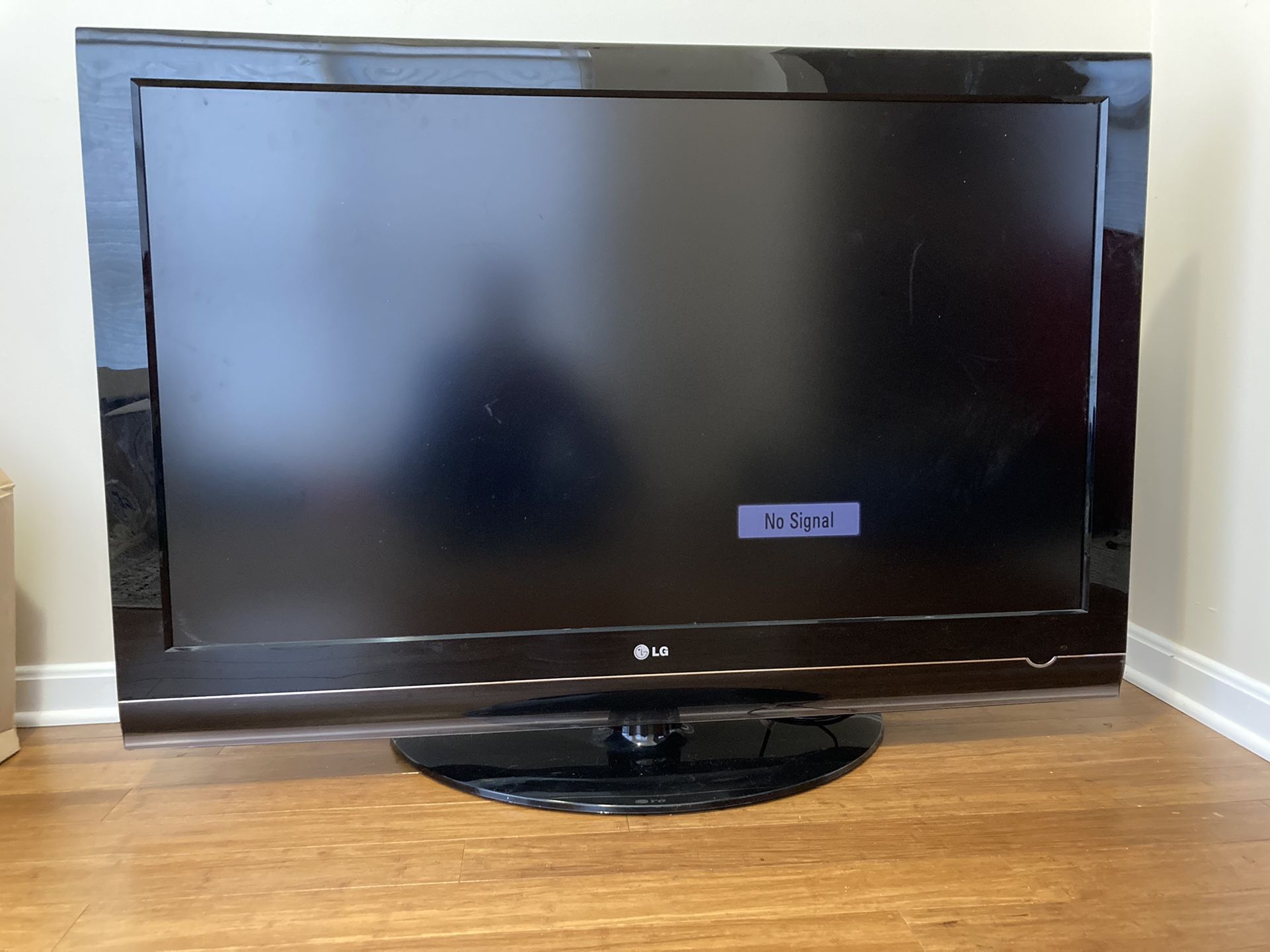 52 Inch LG Plasma TV w/swivel stand 
