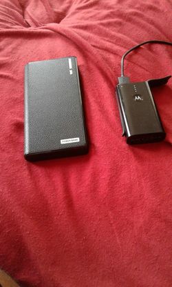 Motorola and power bank portable chargers 30 for both