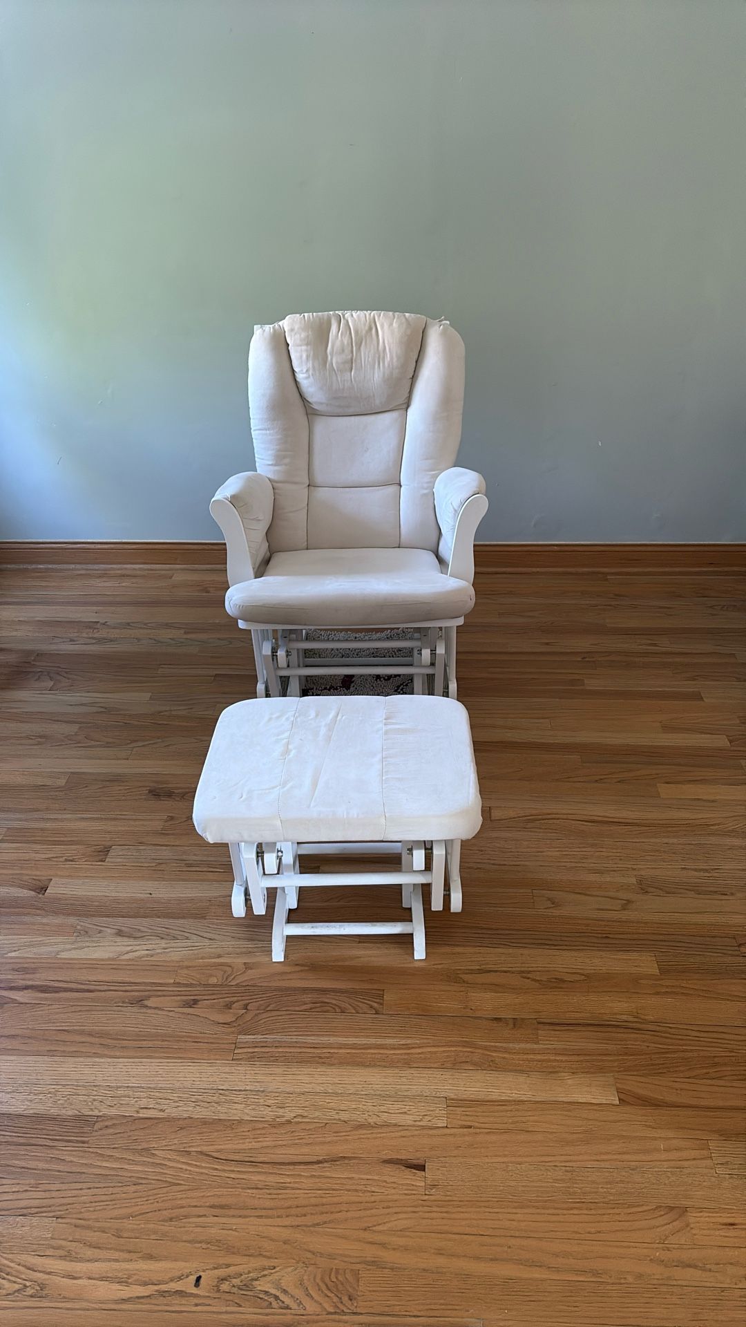 Glider Chair With Ottoman