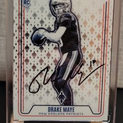 Drake maye autographed rookie card