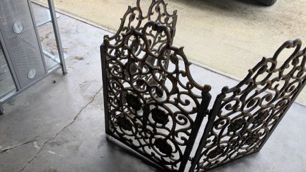 Fireplace guard