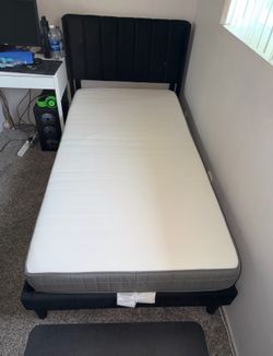 Twin bed frame + IKEA mattress