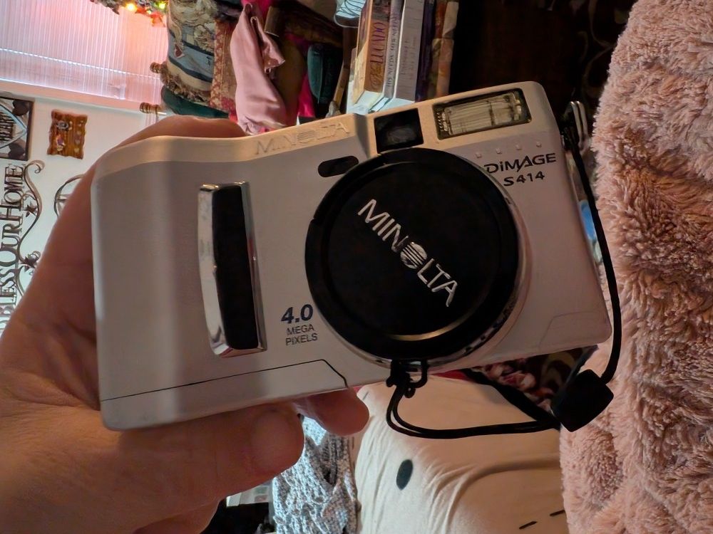 Minolta Dimage S414 Digital Camera Works Great