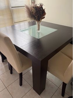 Dinning table
