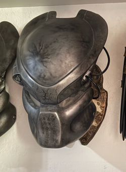 Predator Mask and Skull Mount