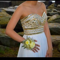 Beautiful formal prom or special Occasion Dress