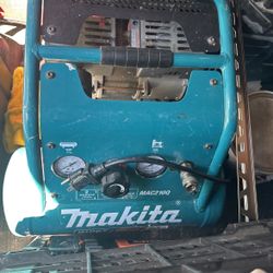 Makita  Compressor 
