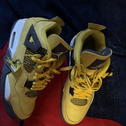 Yellow Jordan 4 