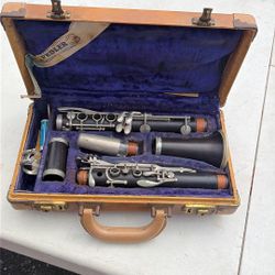 Vintage Peddler Clarinet 