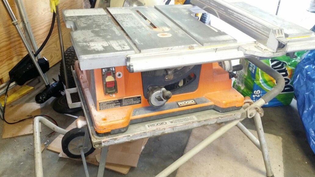 ☆☆☆** RIGID TABLE SAW 10 IN. W/ STAND ▪▪☆☆☆