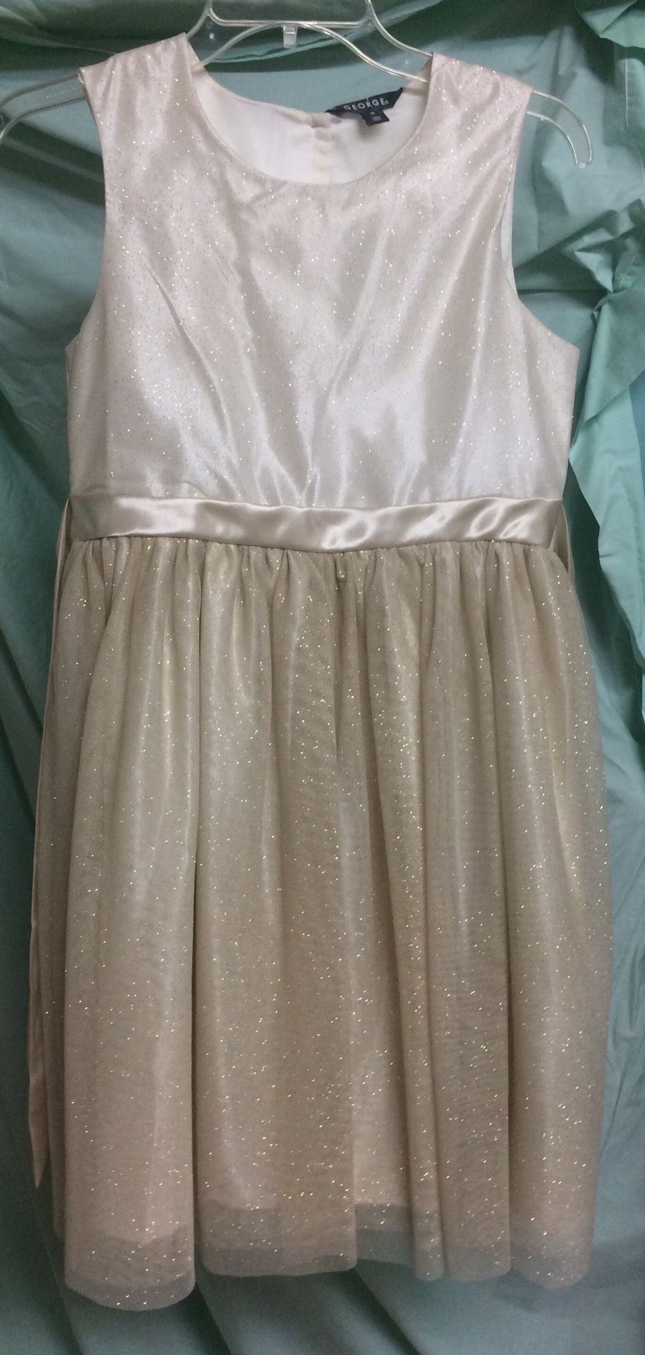 Girl’s Christmas gold party dress XL