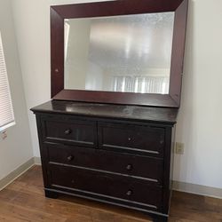 Small Dresser 45x19 3ft And Mirror