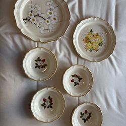 Vintage 1970s Dinnerware 