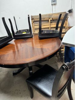 Round table