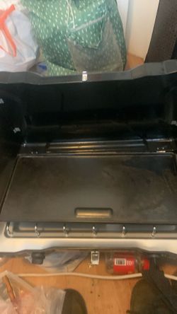 Coleman triton 2 burner stove w/griddle