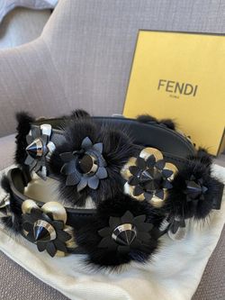 FENDI Black leather and fur flower shoulder strap
