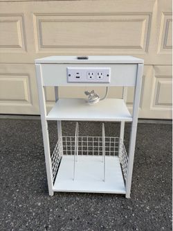 LELELINKY White Night Stand with Charging Station, Record Player Stand with USB Port and Type-C Port, 3 Tier Side Table with Vinyl Storage Shelf, End