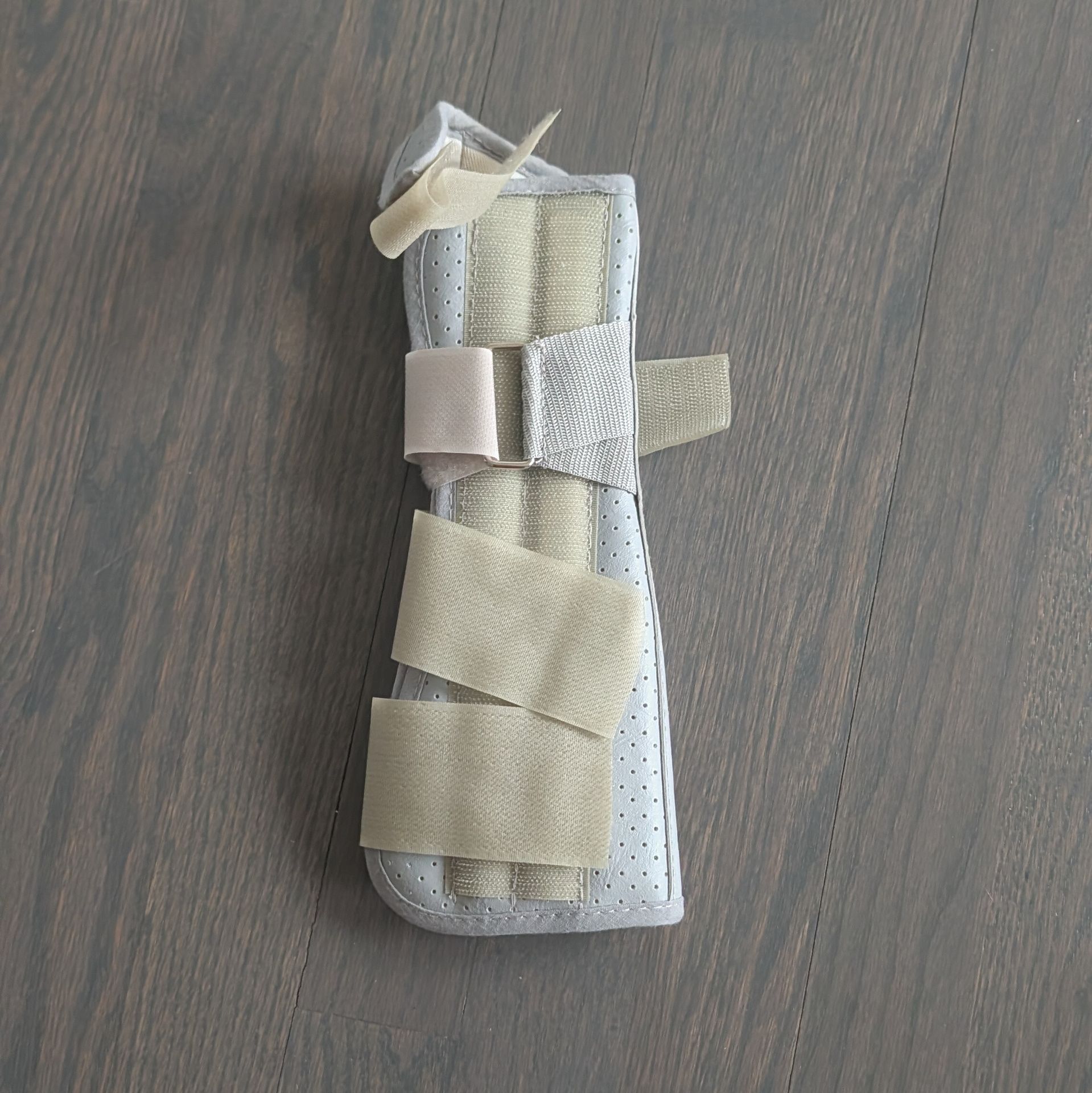 Gray Splints Medical Wrist & Forearm Splint Brace - Size Small - Grey/Cream - Right ...
